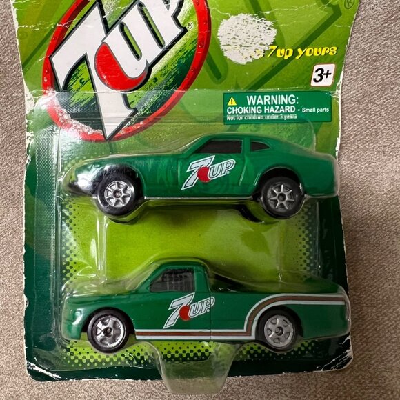 Vintage 7-UP 2-pack Die-cast Cars - Picture 2 of 3